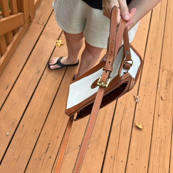 Vintage DOONEY & BOURKE off white two tone leather classic zip top shoulder bag - Picture 13 of 15